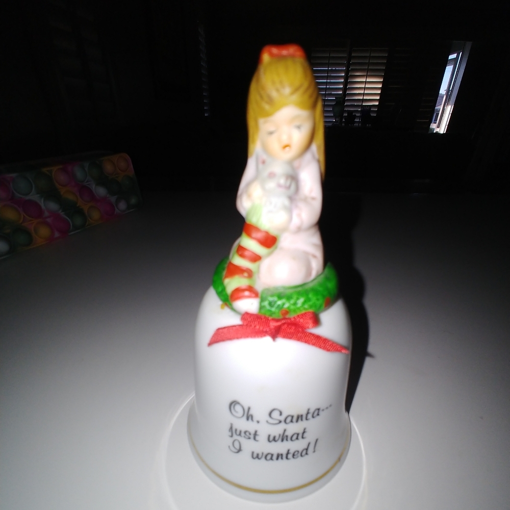 Precious Moments Christmas Bell with Child Figurine - Picture 4 of 8